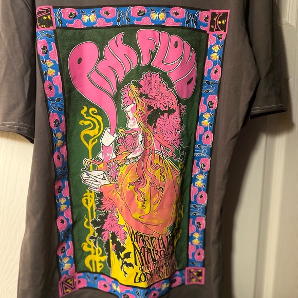 Tops - Pink Floyd vintage Oversized Tee - NWOT